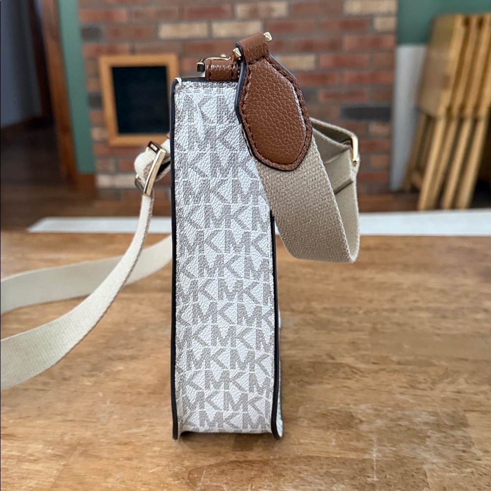 Michael Kors Briley Small Logo Messenger Bag in the vanilla color. Crossbody Bag - Picture 2 of 6